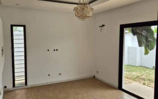 Villa duplex 6 pièces, Cocody Angre, Cité Star 12